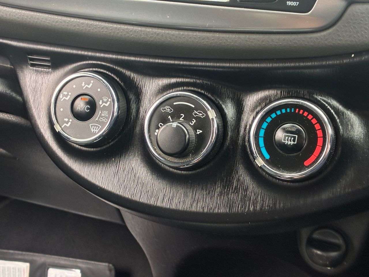 2013 TOYOTA YARIS 2013 TOYOTA YARIS