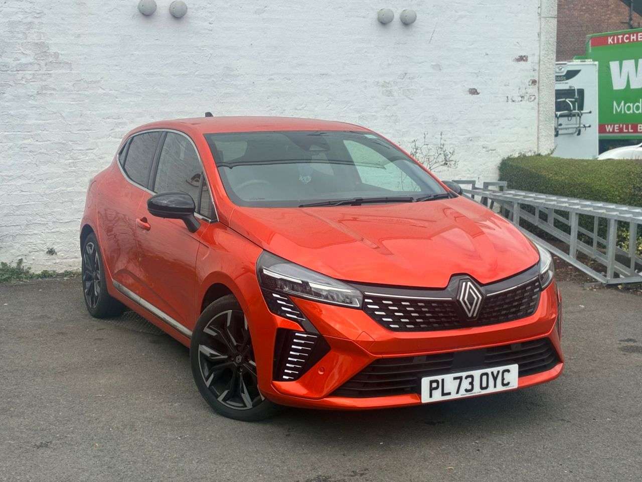 A 2023 RENAULT CLIO 1.6 E-TECH techno Hatchback 5dr Petrol Hybrid Auto Euro 6 (s/s) (145 ps) ON A 2023 RENAULT CLIO 1.6 E-TECH techno Hatchback 5dr Petrol Hybrid Auto Euro 6 (s/s) (145 ps) ON
