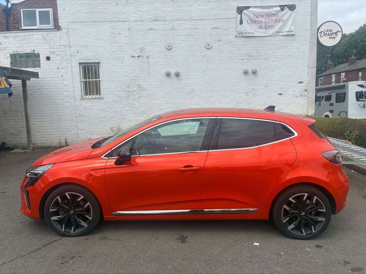 A 2023 RENAULT CLIO 1.6 E-TECH techno Hatchback 5dr Petrol Hybrid Auto Euro 6 (s/s) (145 ps) ON A 2023 RENAULT CLIO 1.6 E-TECH techno Hatchback 5dr Petrol Hybrid Auto Euro 6 (s/s) (145 ps) ON