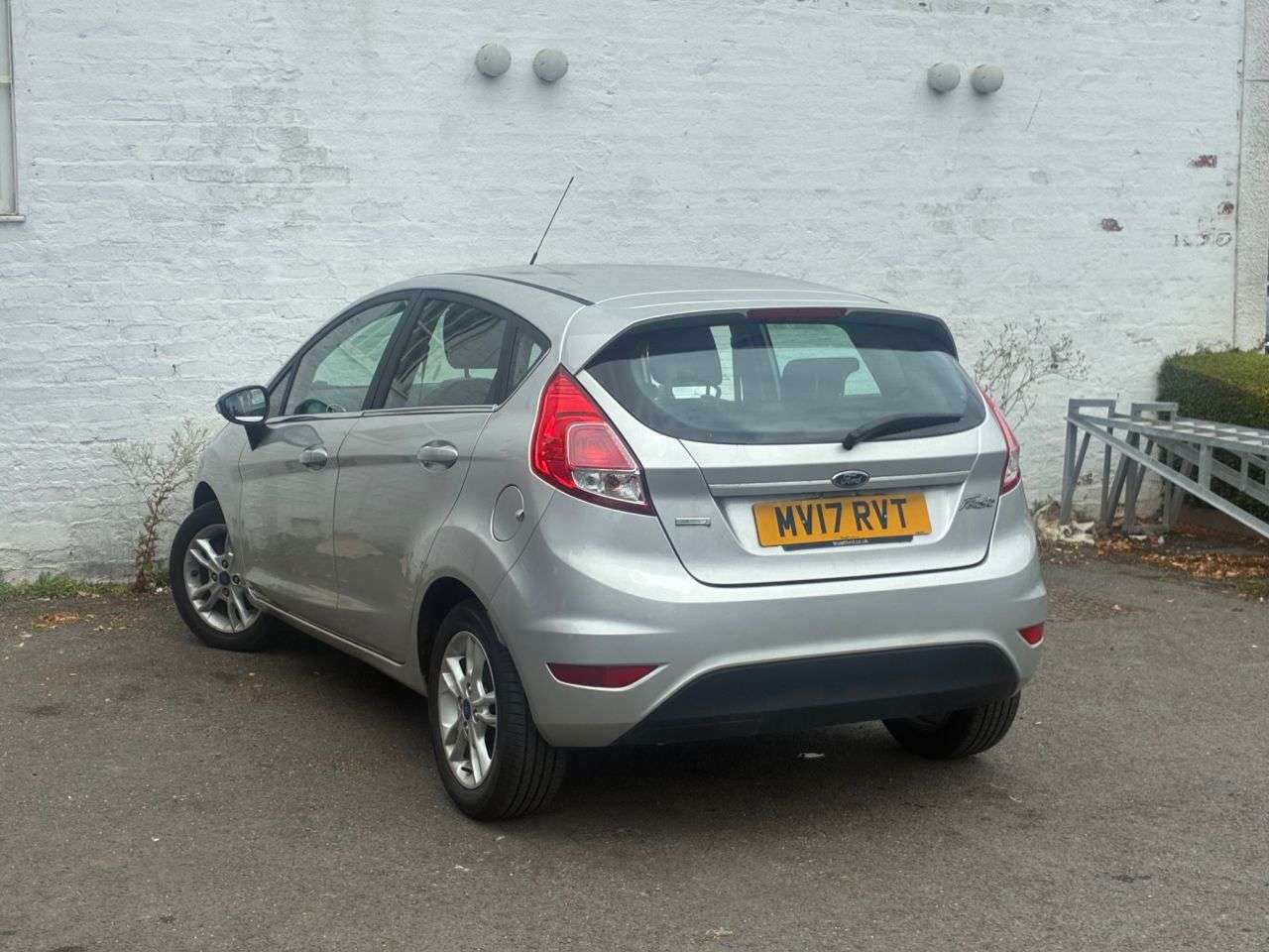 A 2017 FORD FIESTA 1.0T EcoBoost Zetec Hatchback 5dr Petrol Manual Euro 6 (s/s) (100 ps) COMPR A 2017 FORD FIESTA 1.0T EcoBoost Zetec Hatchback 5dr Petrol Manual Euro 6 (s/s) (100 ps) COMPR
