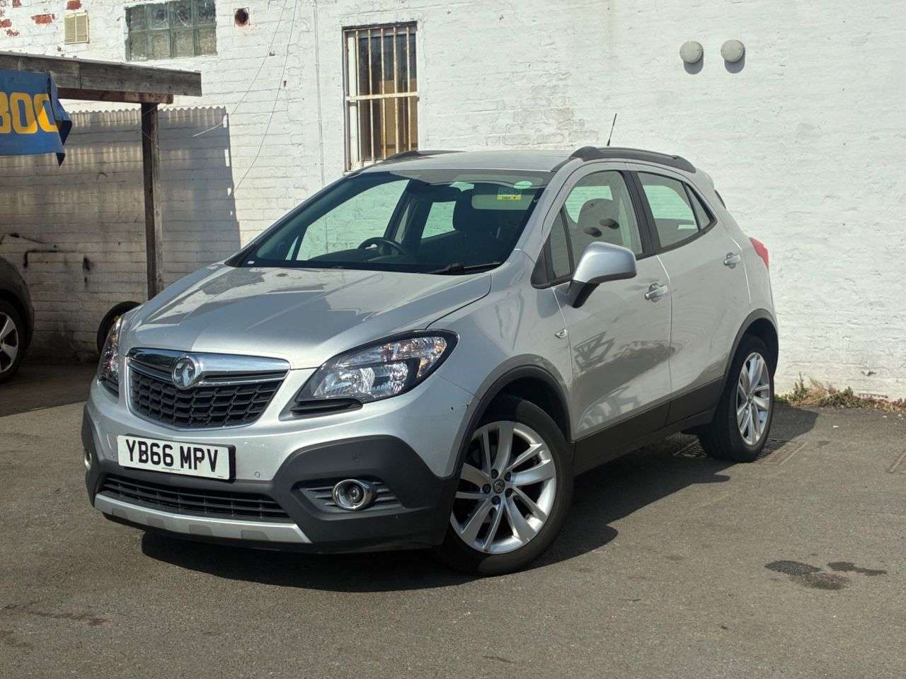 A 2016 VAUXHALL MOKKA 1.6i Exclusiv SUV 5dr Petrol Manual 2WD Euro 6 (s/s) (115 ps) GREAT FAMILY A 2016 VAUXHALL MOKKA 1.6i Exclusiv SUV 5dr Petrol Manual 2WD Euro 6 (s/s) (115 ps) GREAT FAMILY