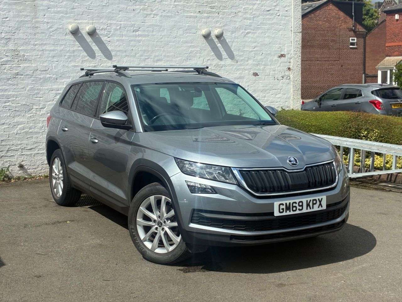 A 2020 SKODA KODIAQ 2.0 TDI SE SUV 5dr Diesel DSG 4WD Euro 6 (s/s) (7 Seat) (150 ps) LOW MILEAG A 2020 SKODA KODIAQ 2.0 TDI SE SUV 5dr Diesel DSG 4WD Euro 6 (s/s) (7 Seat) (150 ps) LOW MILEAG