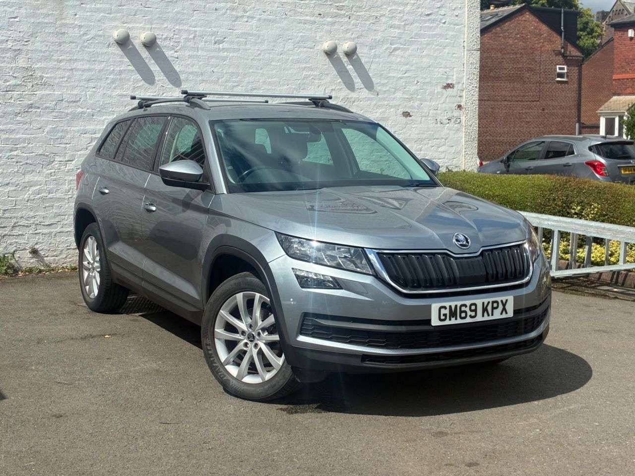 A 2020 SKODA KODIAQ 2.0 TDI SE SUV 5dr Diesel DSG 4WD Euro 6 (s/s) (7 Seat) (150 ps) LOW MILEAG A 2020 SKODA KODIAQ 2.0 TDI SE SUV 5dr Diesel DSG 4WD Euro 6 (s/s) (7 Seat) (150 ps) LOW MILEAG