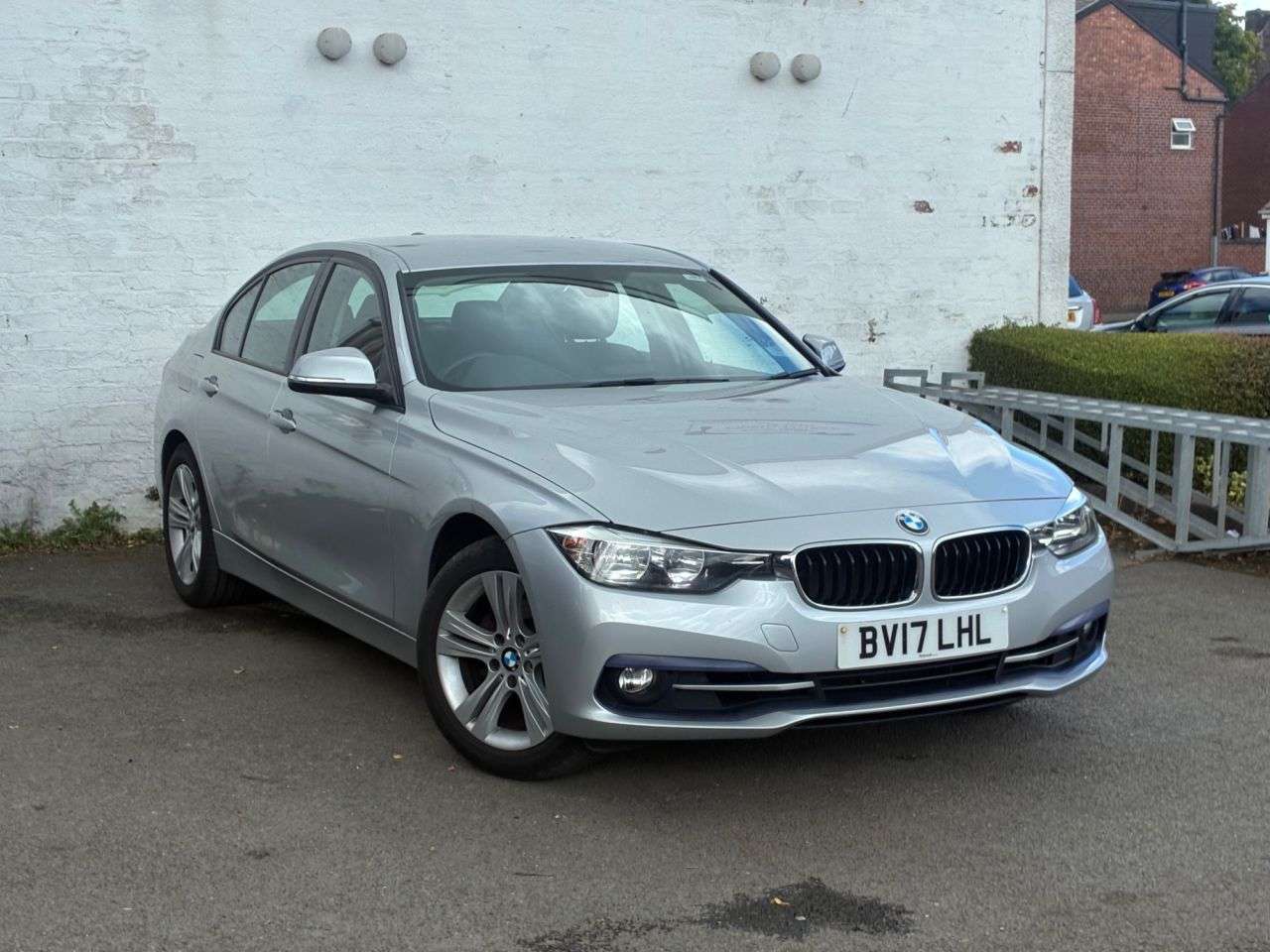 A 2017 BMW 3 SERIES 2.0 320i Sport Saloon 4dr Petrol Manual Euro 6 (s/s) (184 ps) GREAT LOW MIL A 2017 BMW 3 SERIES 2.0 320i Sport Saloon 4dr Petrol Manual Euro 6 (s/s) (184 ps) GREAT LOW MIL