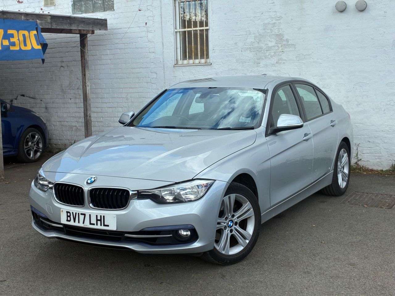 A 2017 BMW 3 SERIES 2.0 320i Sport Saloon 4dr Petrol Manual Euro 6 (s/s) (184 ps) GREAT LOW MIL A 2017 BMW 3 SERIES 2.0 320i Sport Saloon 4dr Petrol Manual Euro 6 (s/s) (184 ps) GREAT LOW MIL