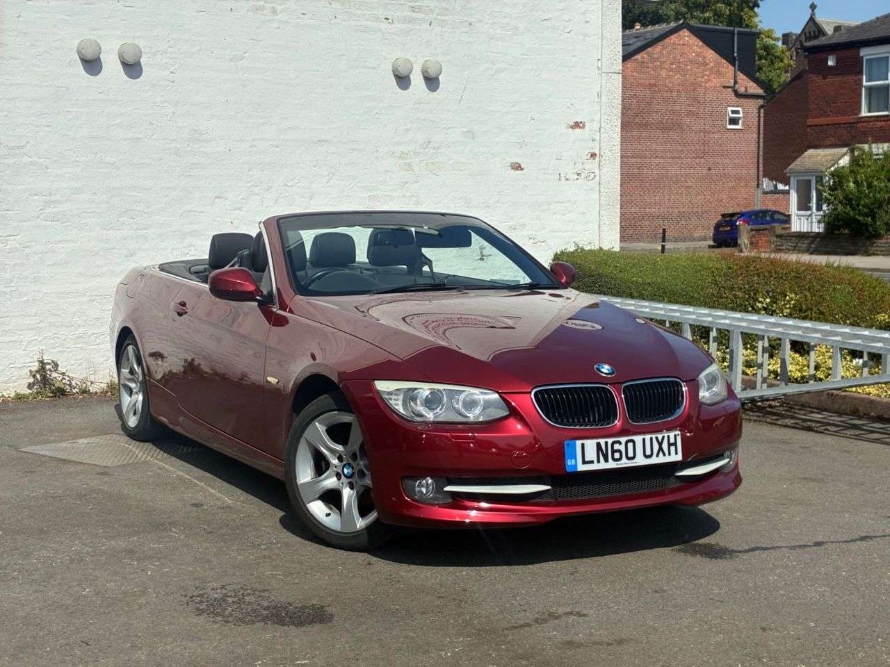 A 2010 BMW 3 SERIES 2.0 320i SE Convertible 2dr Petrol Manual Euro 5 (170 ps) POWER ROOF,FULL L A 2010 BMW 3 SERIES 2.0 320i SE Convertible 2dr Petrol Manual Euro 5 (170 ps) POWER ROOF,FULL L