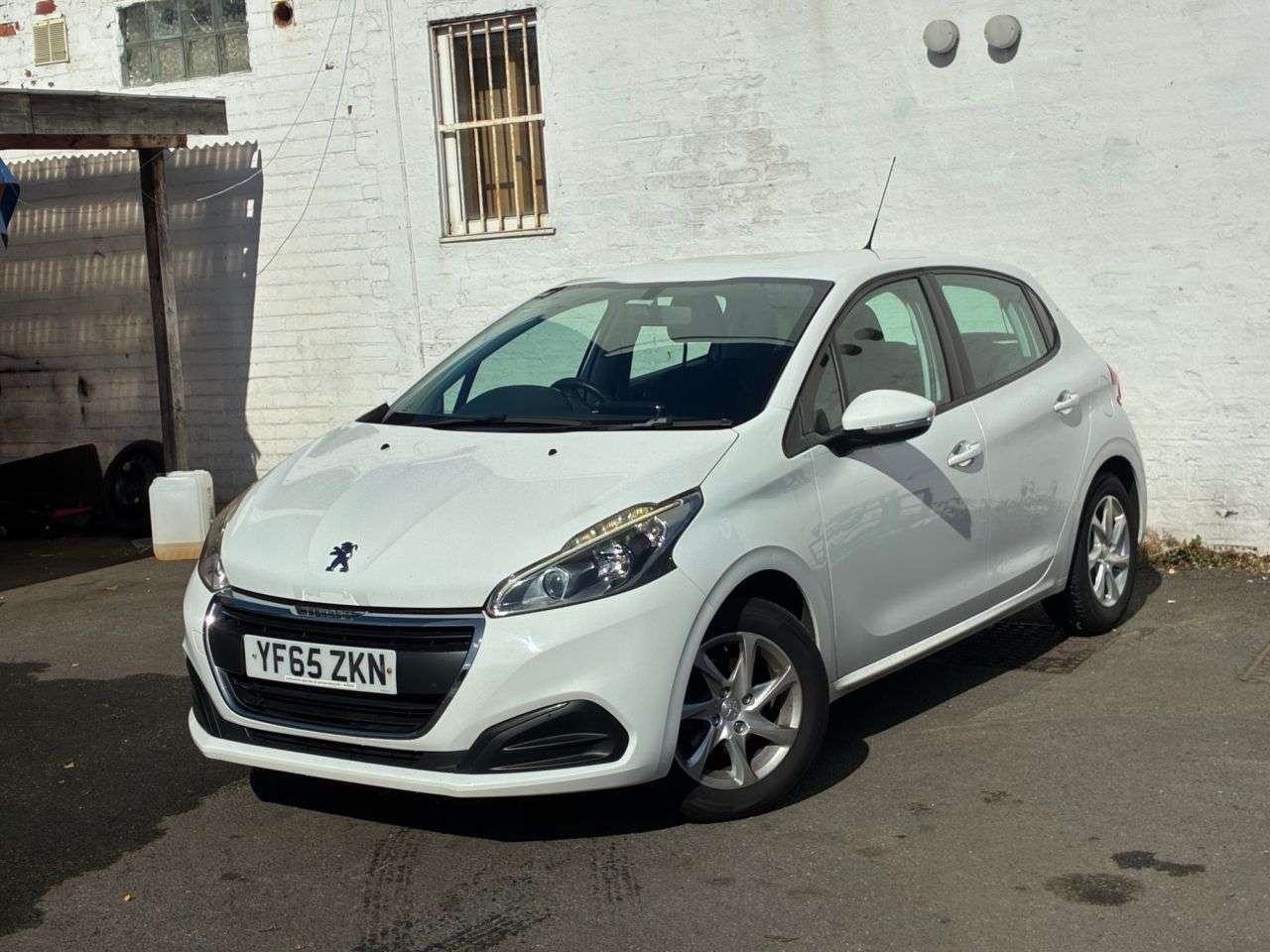 2015 PEUGEOT 208 2015 PEUGEOT 208