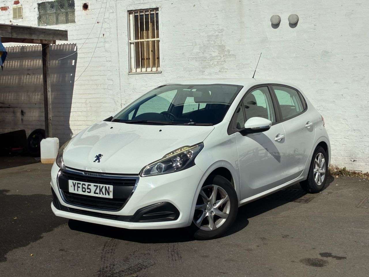 2015 PEUGEOT 208 2015 PEUGEOT 208