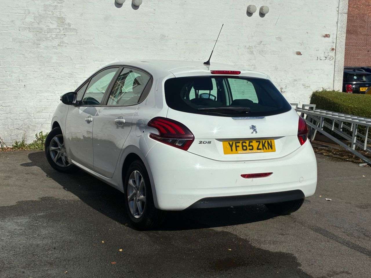 2015 PEUGEOT 208 2015 PEUGEOT 208
