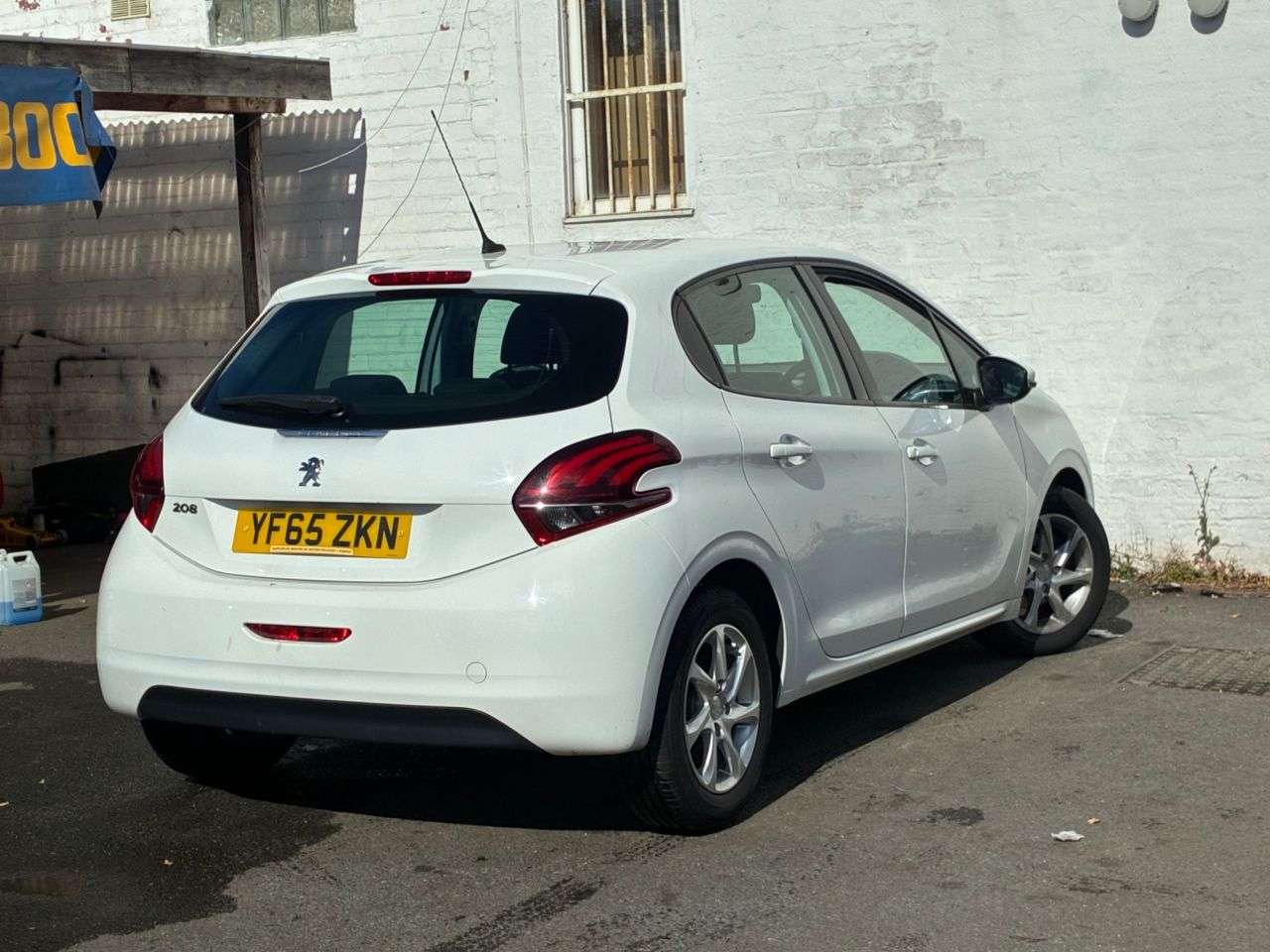 2015 PEUGEOT 208 2015 PEUGEOT 208