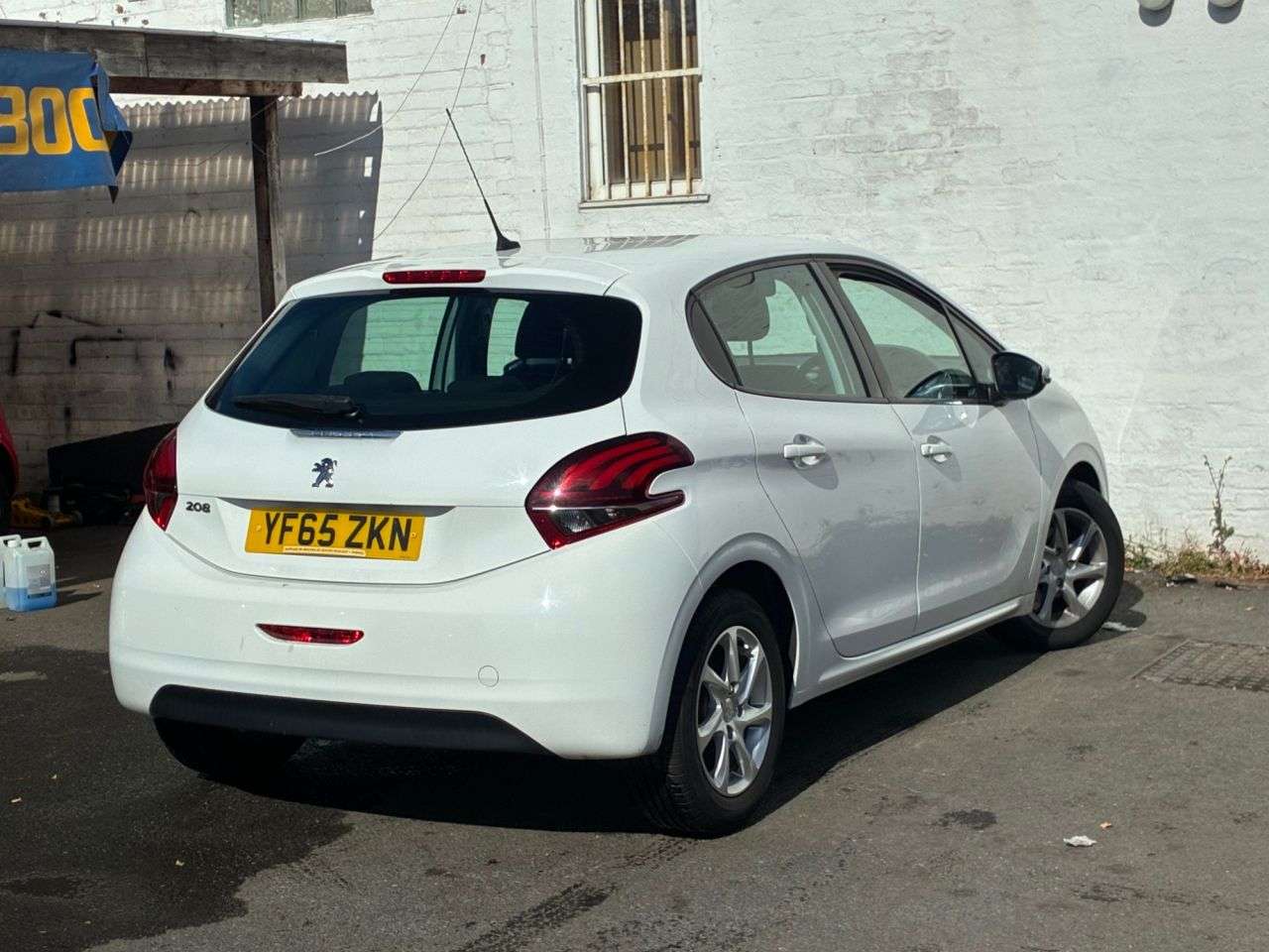 2015 PEUGEOT 208 2015 PEUGEOT 208