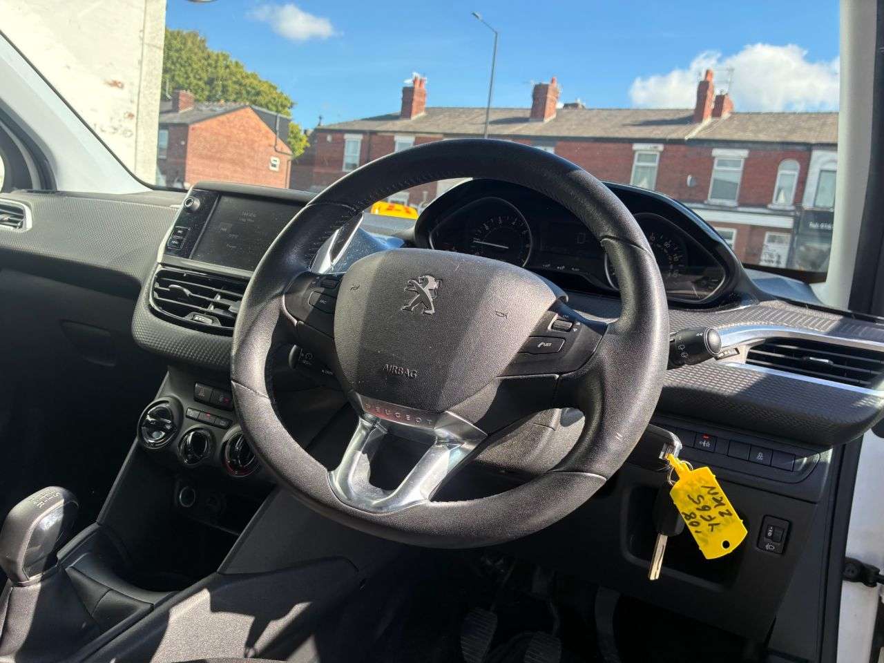 2015 PEUGEOT 208 2015 PEUGEOT 208