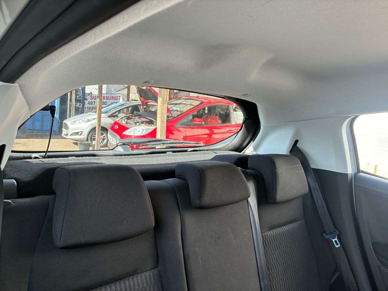 2015 PEUGEOT 208 2015 PEUGEOT 208