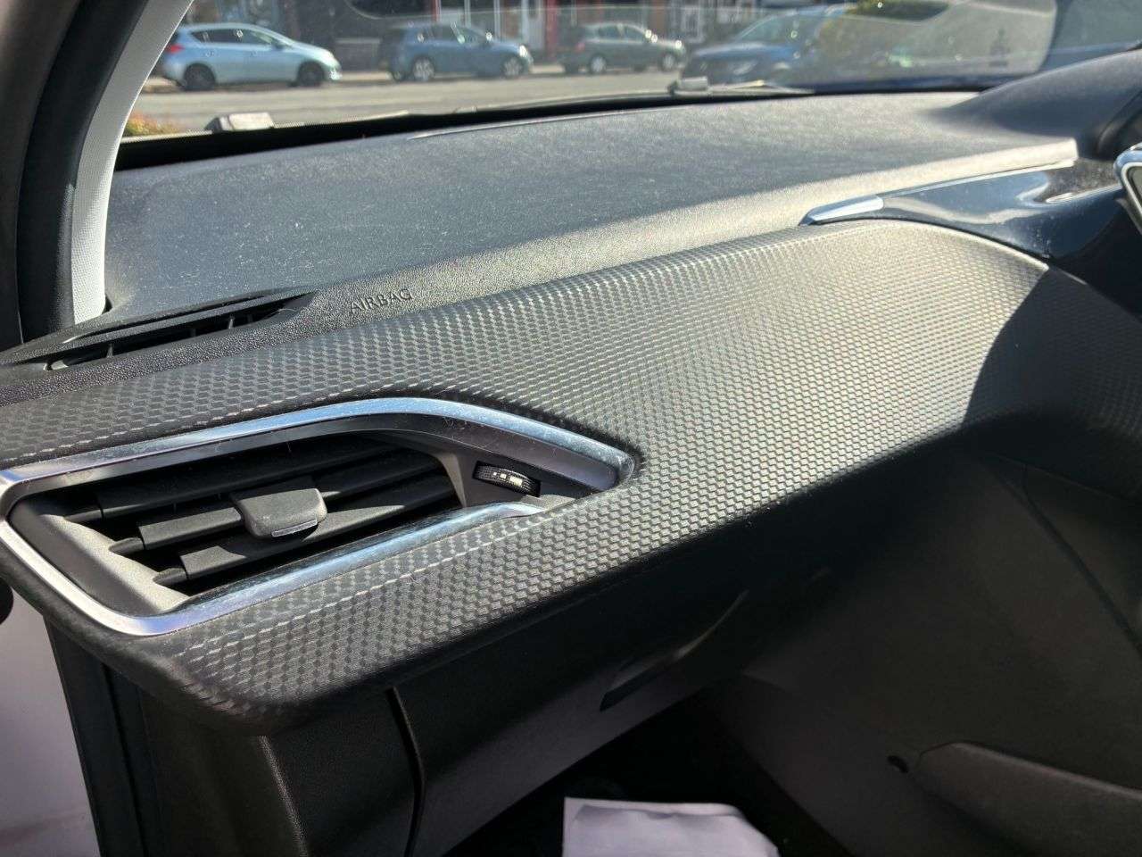 2015 PEUGEOT 208 2015 PEUGEOT 208