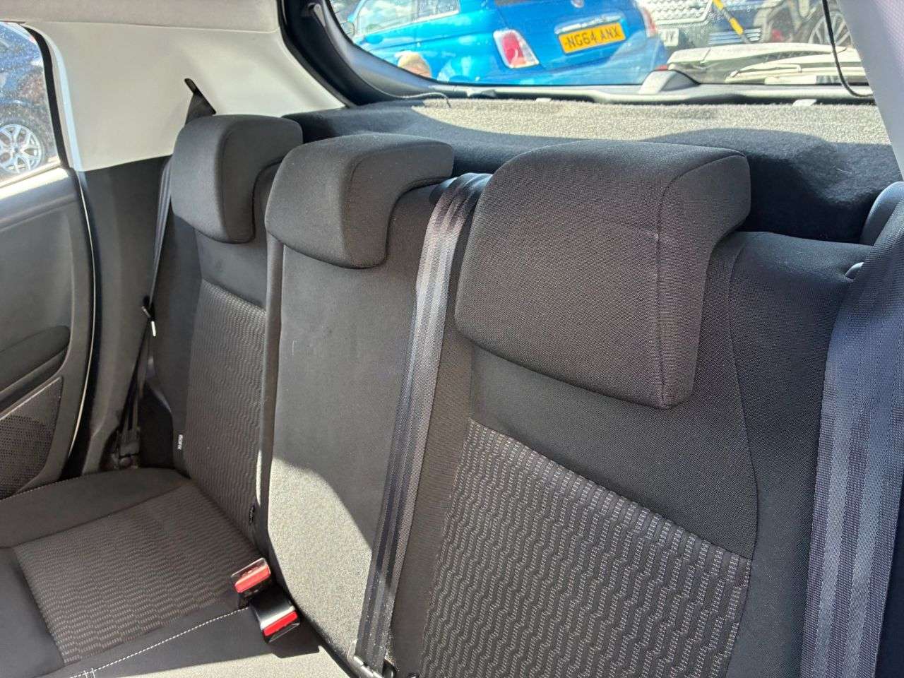 2015 PEUGEOT 208 2015 PEUGEOT 208