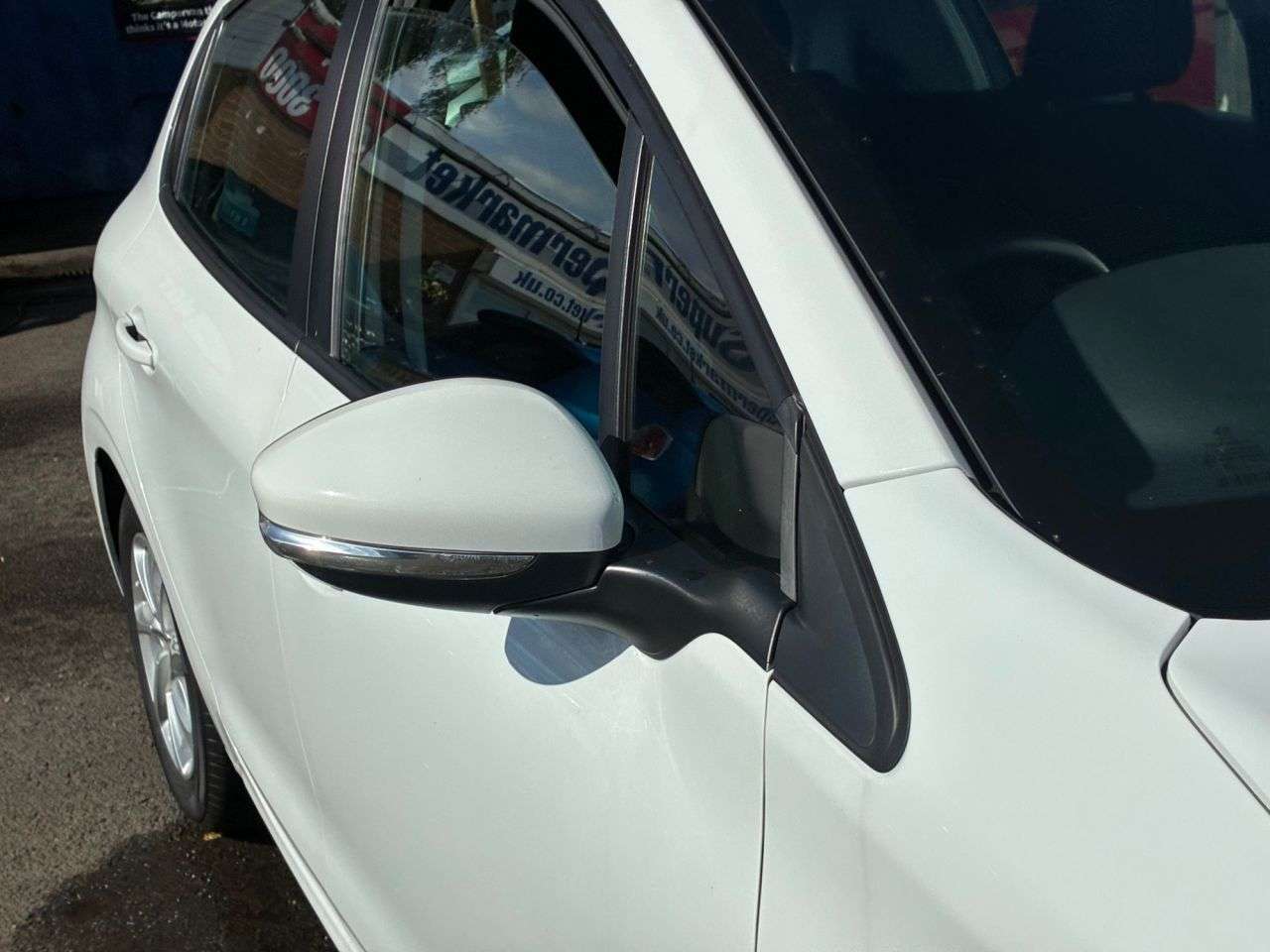 2015 PEUGEOT 208 2015 PEUGEOT 208