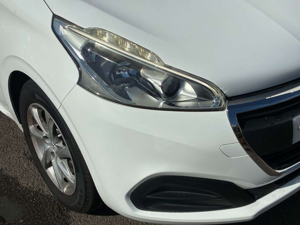2015 PEUGEOT 208 2015 PEUGEOT 208