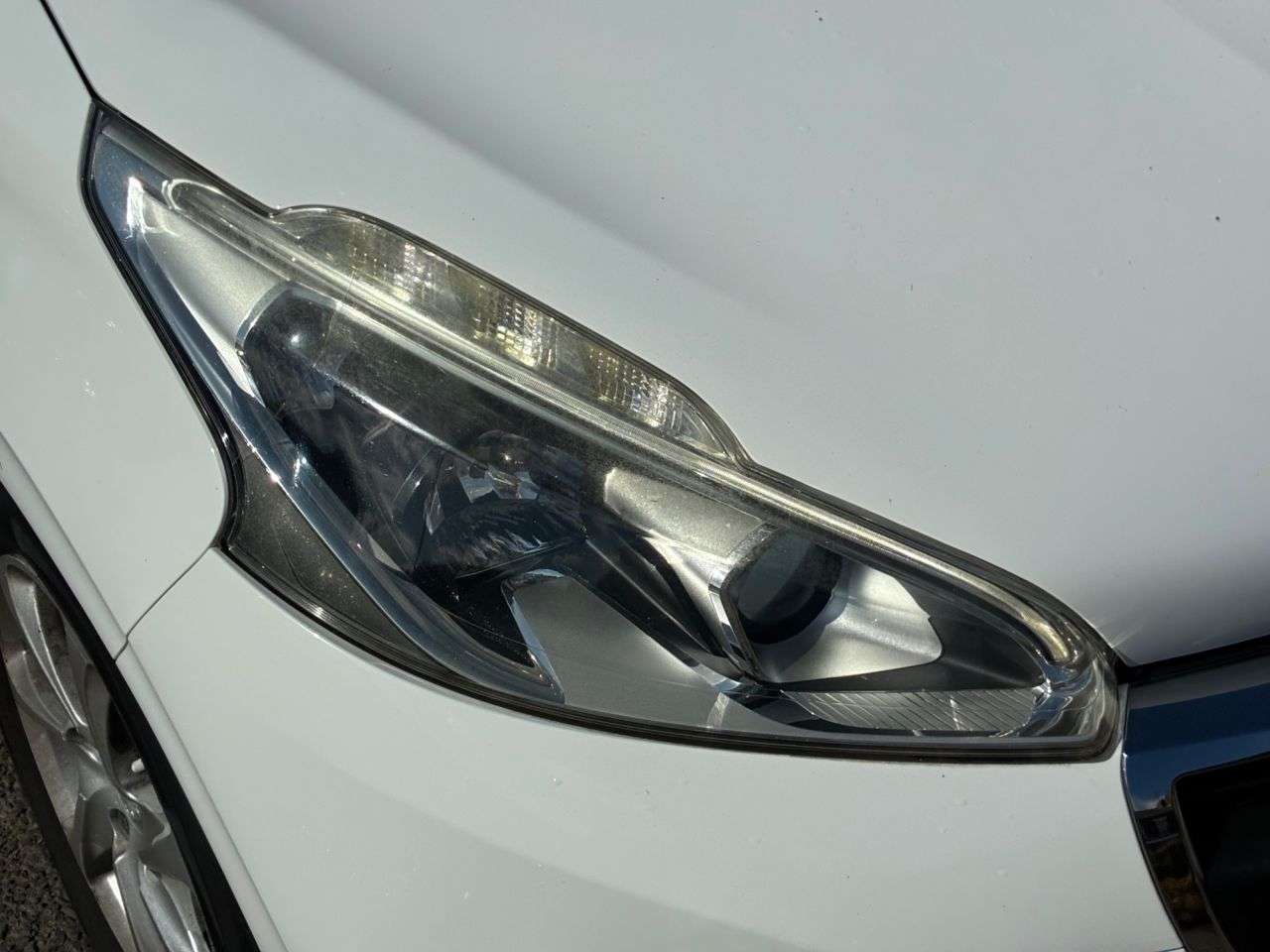 2015 PEUGEOT 208 2015 PEUGEOT 208