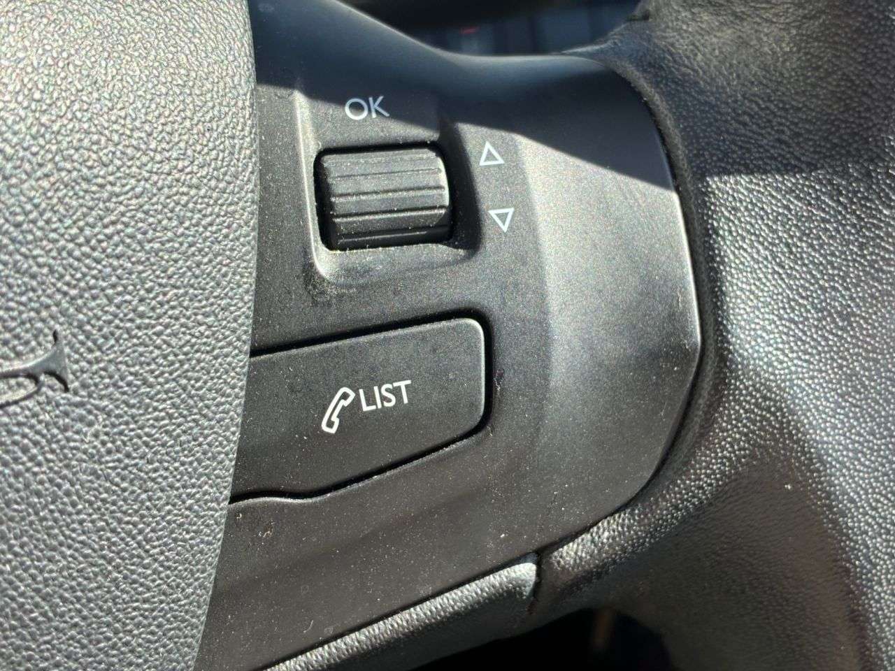 2015 PEUGEOT 208 2015 PEUGEOT 208