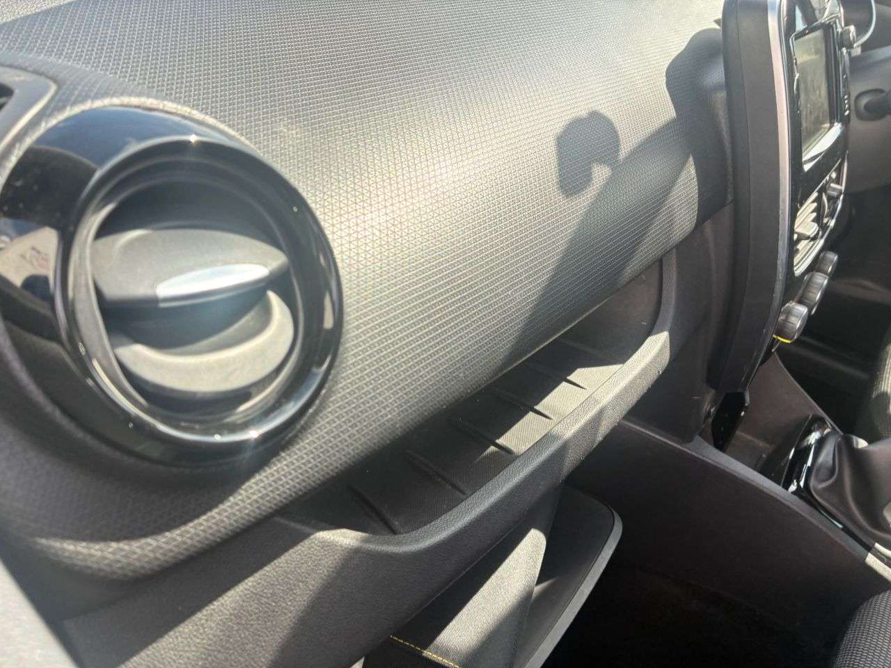 2019 RENAULT CLIO 2019 RENAULT CLIO