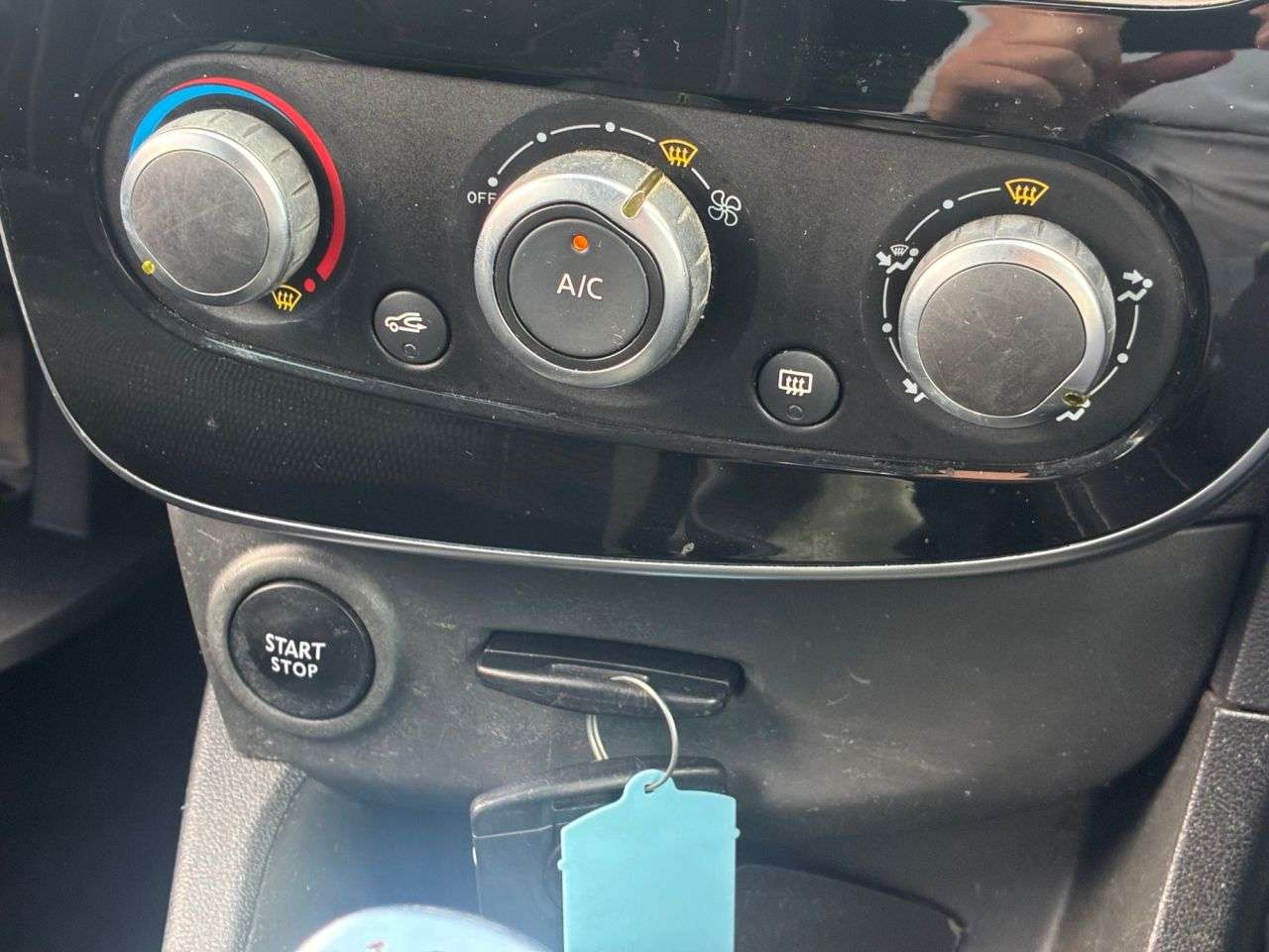 2019 RENAULT CLIO 2019 RENAULT CLIO