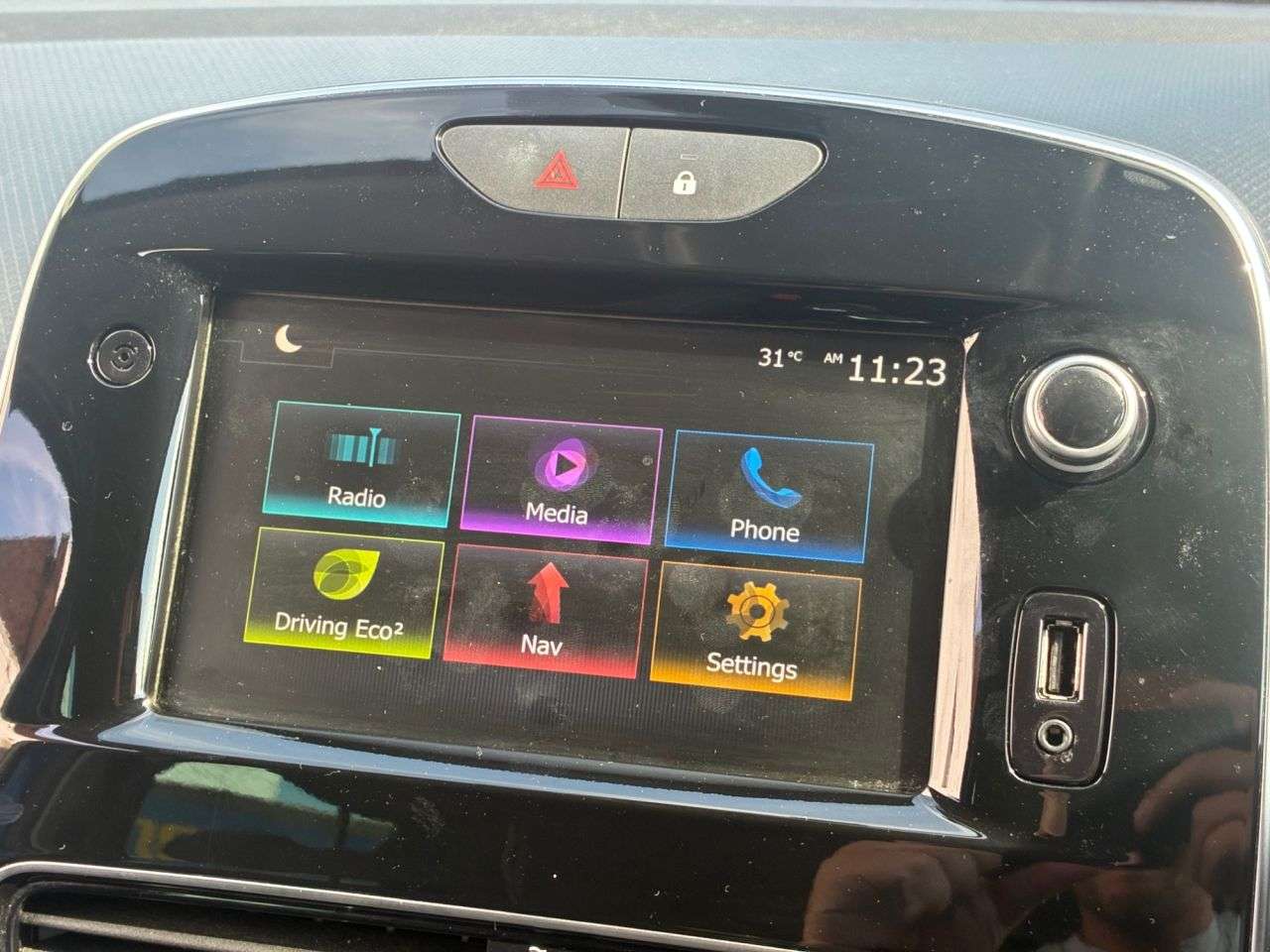 2019 RENAULT CLIO 2019 RENAULT CLIO