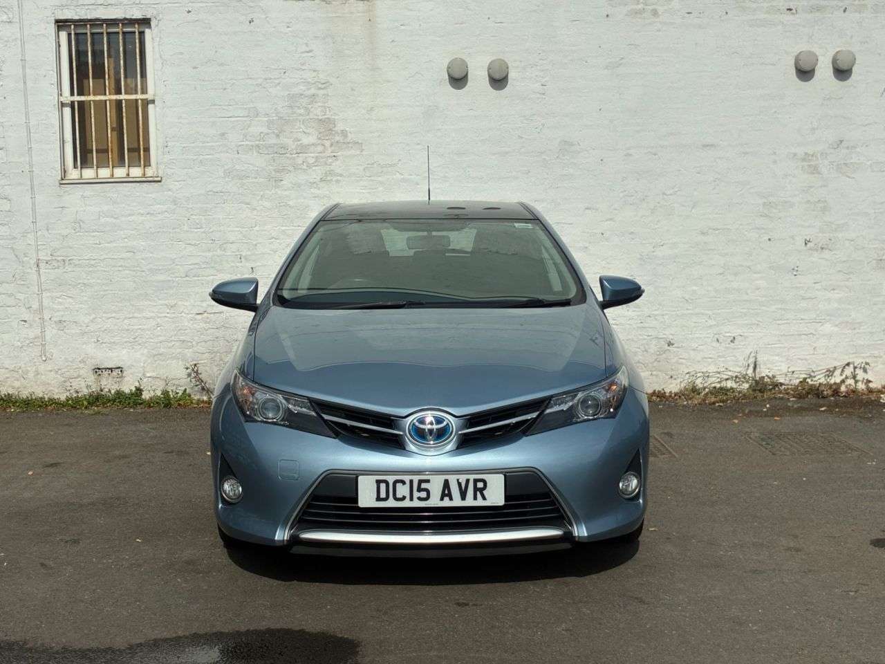 A 2015 TOYOTA AURIS 1.8 VVT-h Icon Plus Hatchback 5dr Petrol Hybrid CVT Euro 5 (s/s) (136 ps) A A 2015 TOYOTA AURIS 1.8 VVT-h Icon Plus Hatchback 5dr Petrol Hybrid CVT Euro 5 (s/s) (136 ps) A