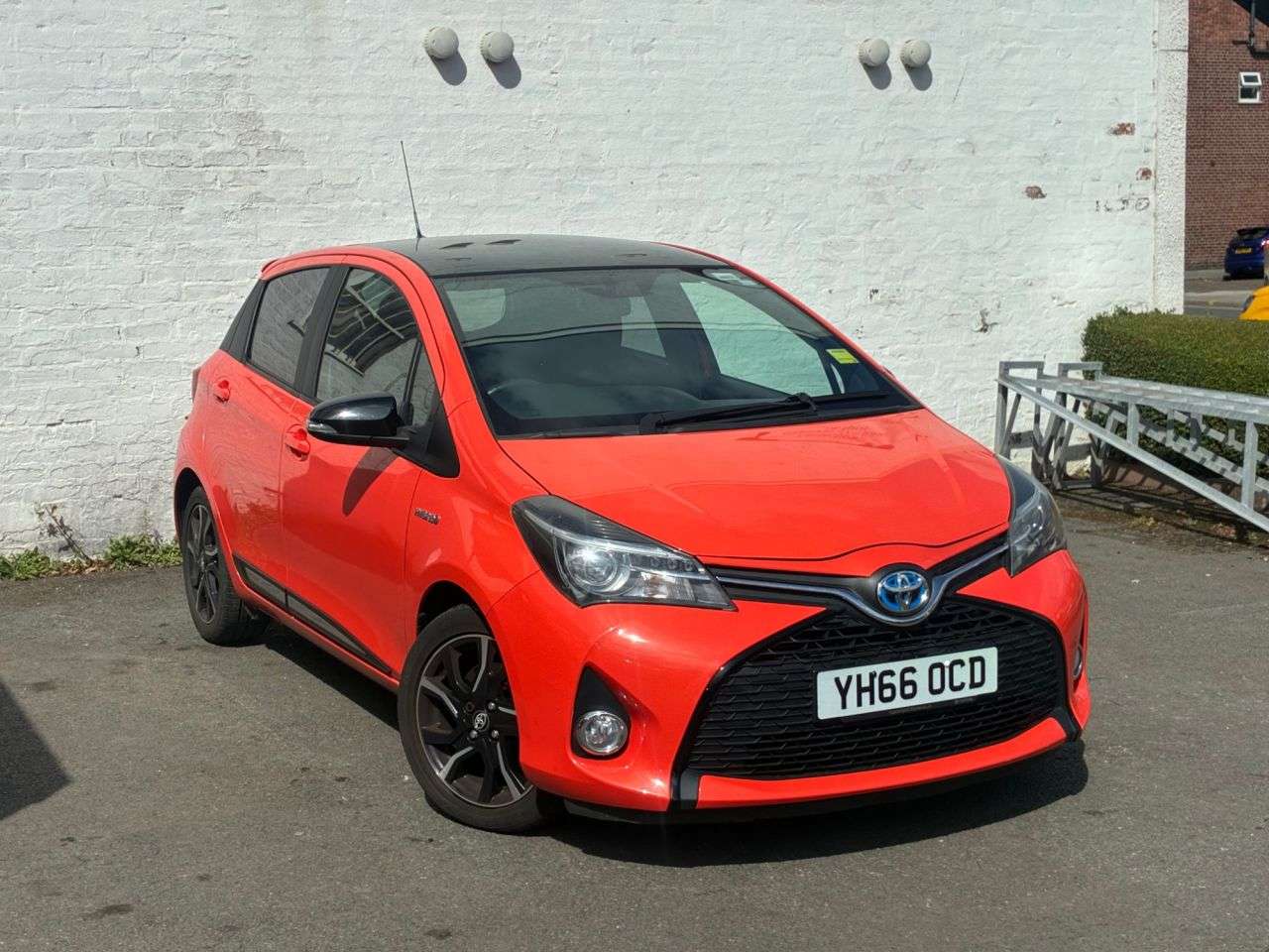 A 2016 TOYOTA YARIS 1.5 VVT-h Orange Edition Hatchback 5dr Petrol Hybrid E-CVT Euro 6 (101 ps) A 2016 TOYOTA YARIS 1.5 VVT-h Orange Edition Hatchback 5dr Petrol Hybrid E-CVT Euro 6 (101 ps)