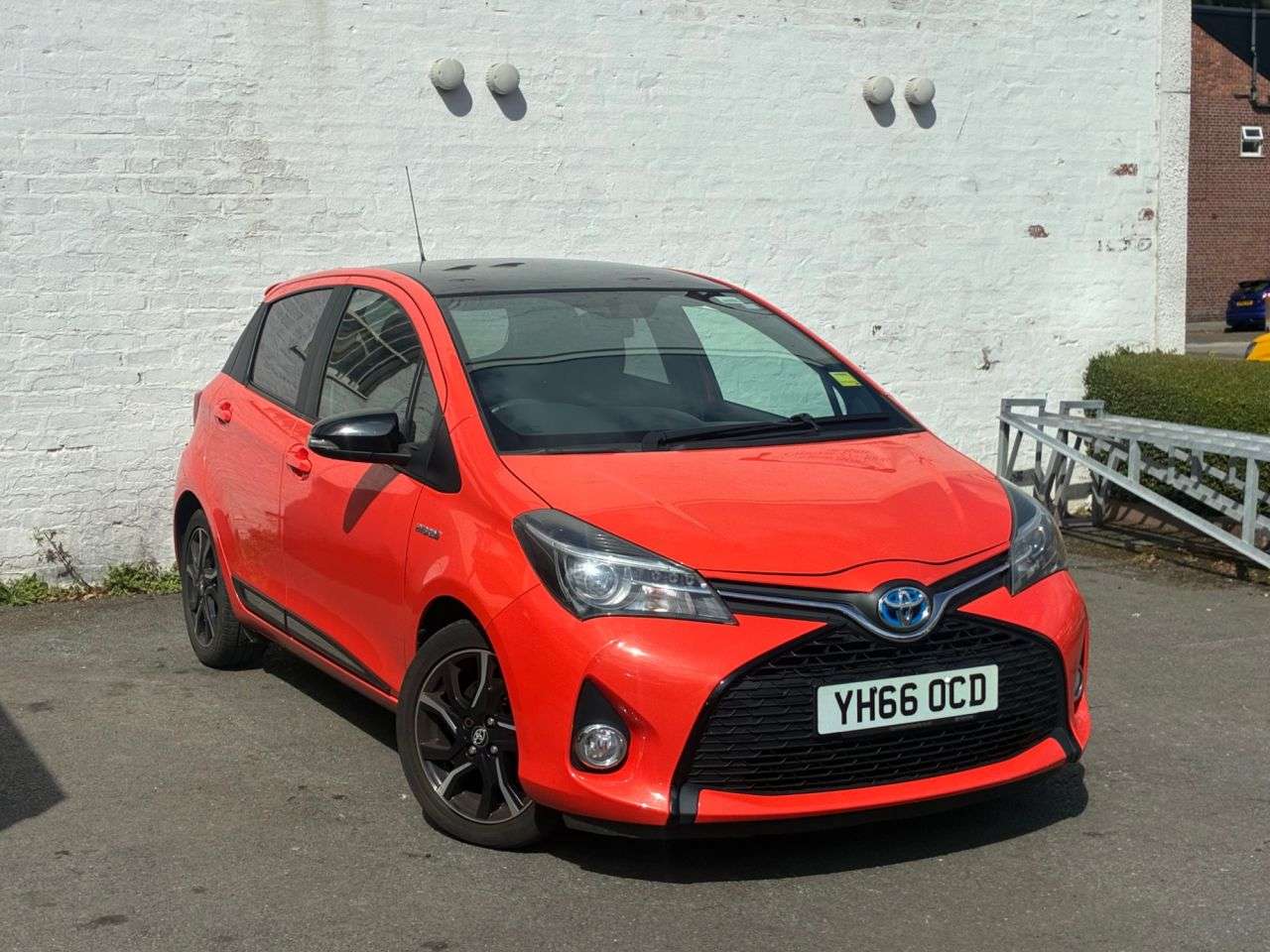 A 2016 TOYOTA YARIS 1.5 VVT-h Orange Edition Hatchback 5dr Petrol Hybrid E-CVT Euro 6 (101 ps) A 2016 TOYOTA YARIS 1.5 VVT-h Orange Edition Hatchback 5dr Petrol Hybrid E-CVT Euro 6 (101 ps)