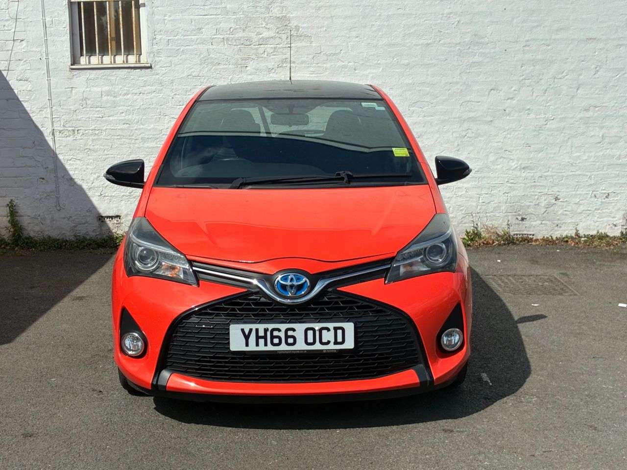 A 2016 TOYOTA YARIS 1.5 VVT-h Orange Edition Hatchback 5dr Petrol Hybrid E-CVT Euro 6 (101 ps) A 2016 TOYOTA YARIS 1.5 VVT-h Orange Edition Hatchback 5dr Petrol Hybrid E-CVT Euro 6 (101 ps)