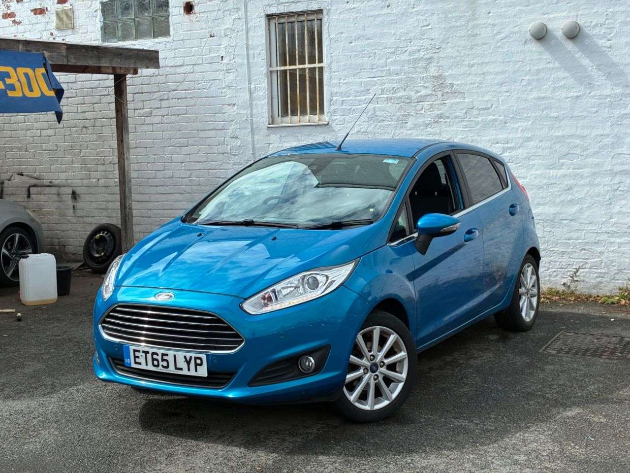 A 2016 FORD FIESTA 1.0 Titanium Hatchback 5dr Petrol Manual Euro 6 (s/s) (80 ps) FULL SERVICE A 2016 FORD FIESTA 1.0 Titanium Hatchback 5dr Petrol Manual Euro 6 (s/s) (80 ps) FULL SERVICE