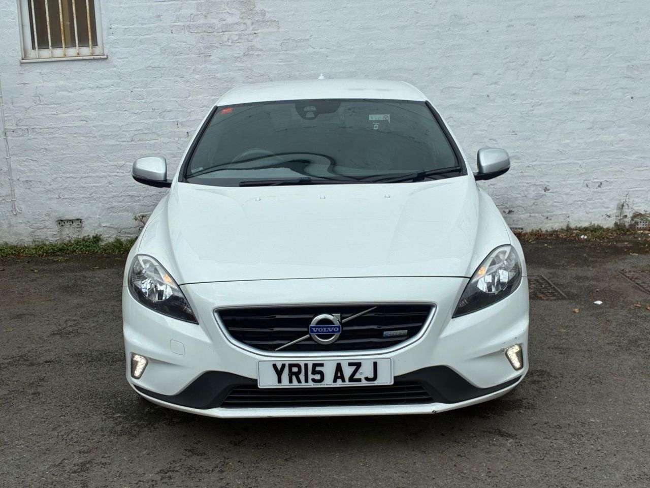 2015 VOLVO V40 2015 VOLVO V40