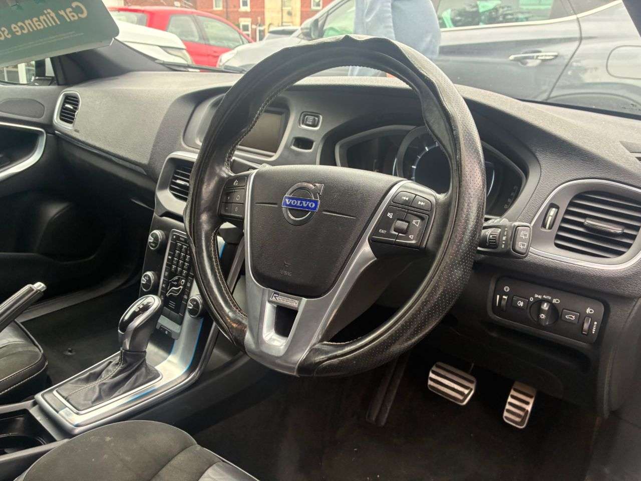 2015 VOLVO V40 2015 VOLVO V40