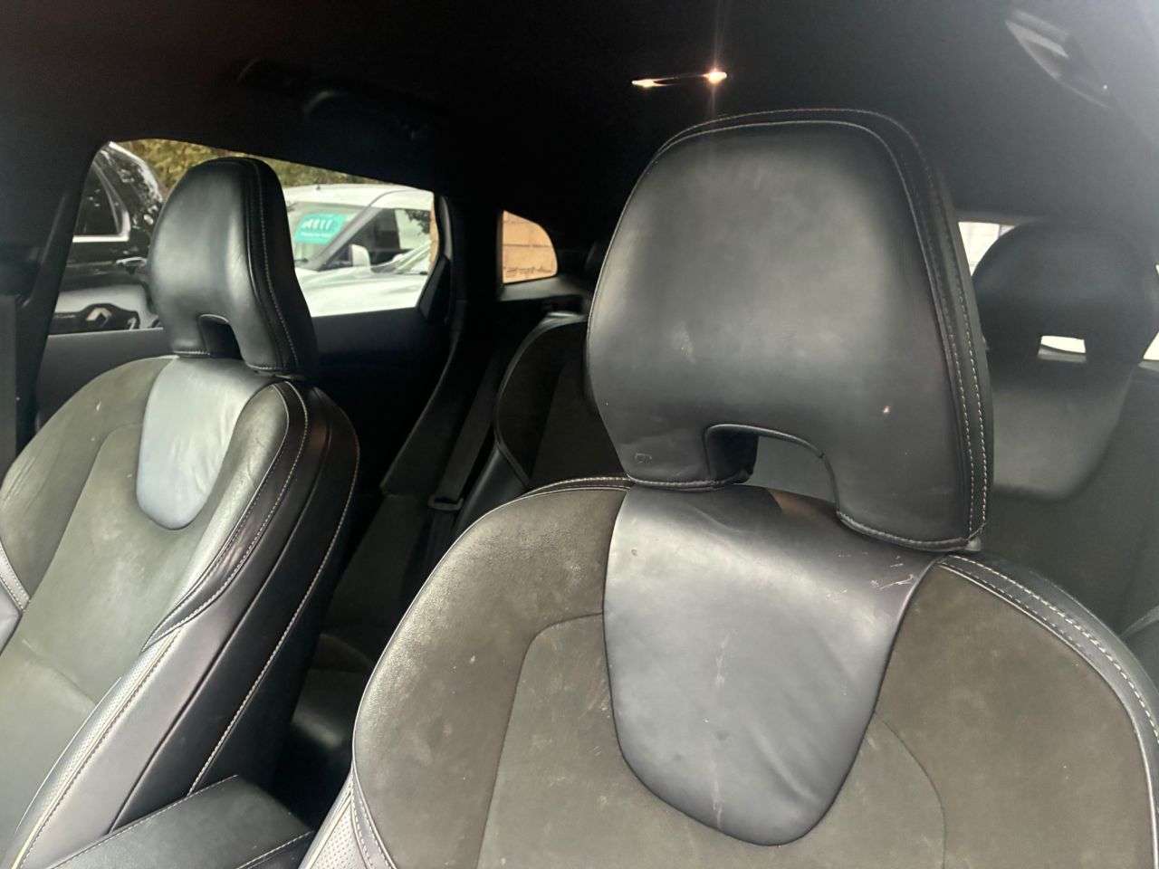 2015 VOLVO V40 2015 VOLVO V40
