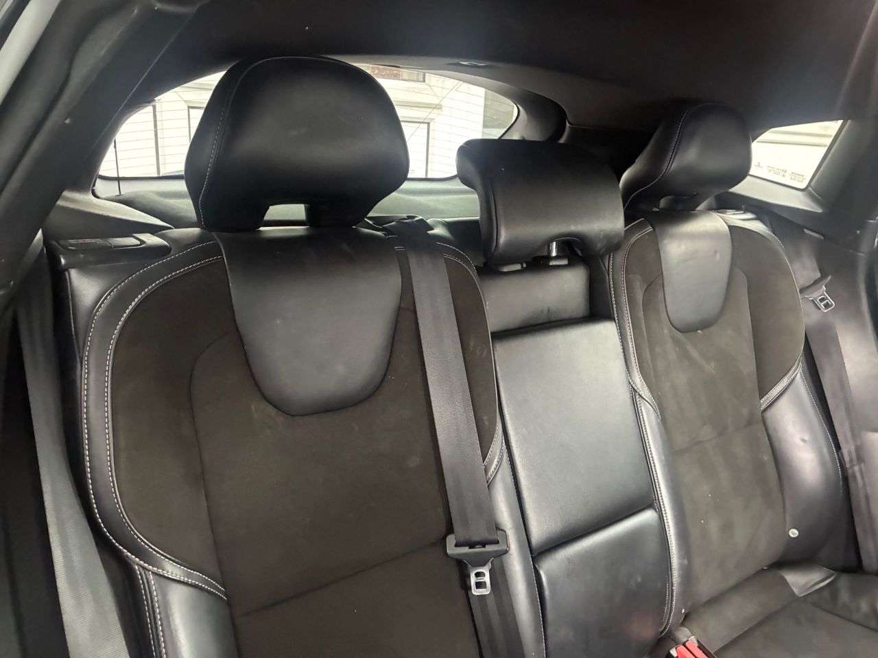 2015 VOLVO V40 2015 VOLVO V40