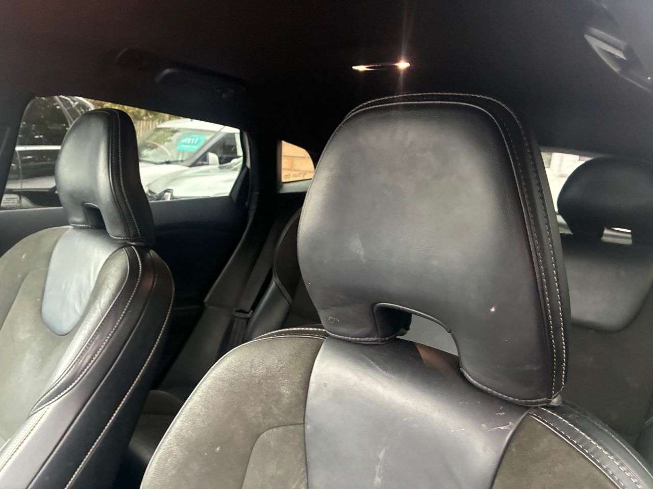 2015 VOLVO V40 2015 VOLVO V40