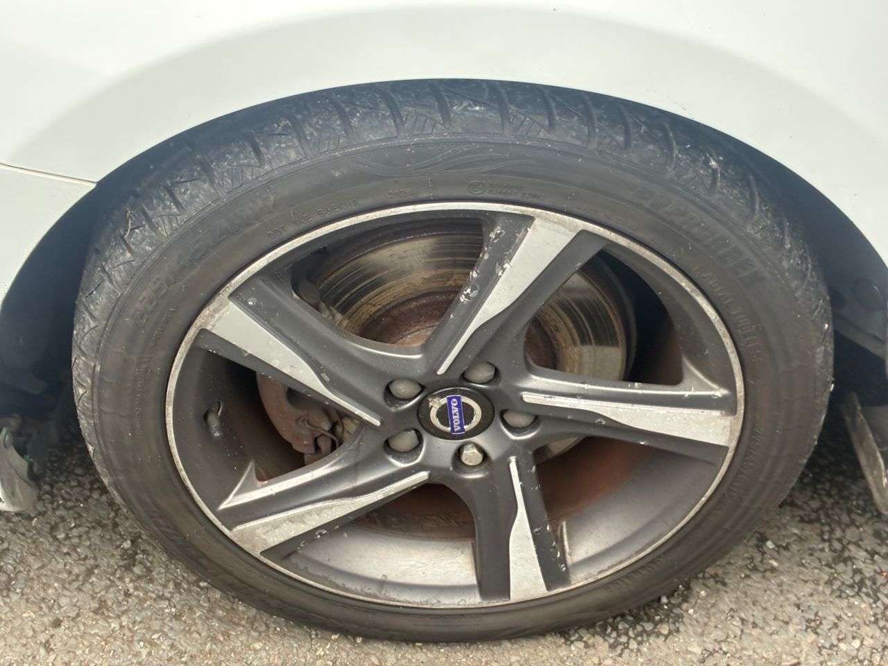 2015 VOLVO V40 2015 VOLVO V40