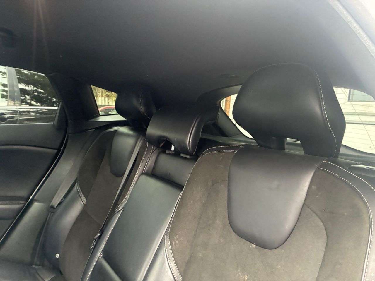 2015 VOLVO V40 2015 VOLVO V40
