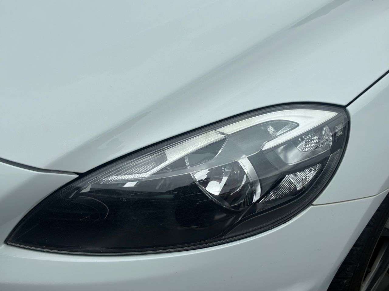 2015 VOLVO V40 2015 VOLVO V40