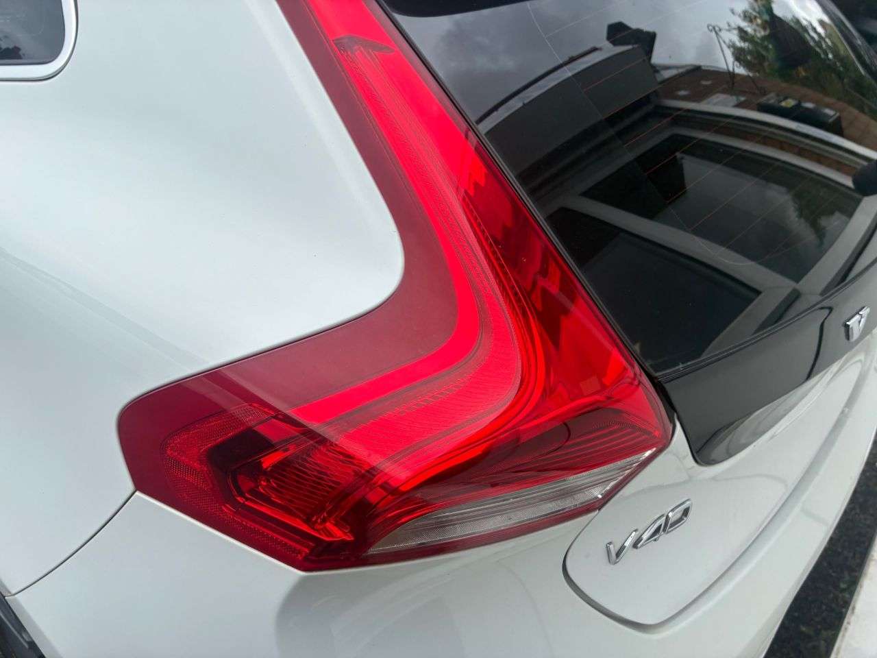 2015 VOLVO V40 2015 VOLVO V40