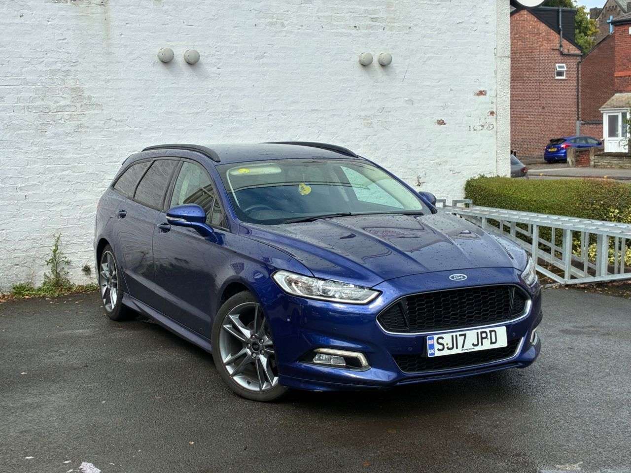 A 2017 FORD MONDEO 2.0 TDCi ST-Line Estate 5dr Diesel Powershift Euro 6 (s/s) (180 ps) COMPREH A 2017 FORD MONDEO 2.0 TDCi ST-Line Estate 5dr Diesel Powershift Euro 6 (s/s) (180 ps) COMPREH