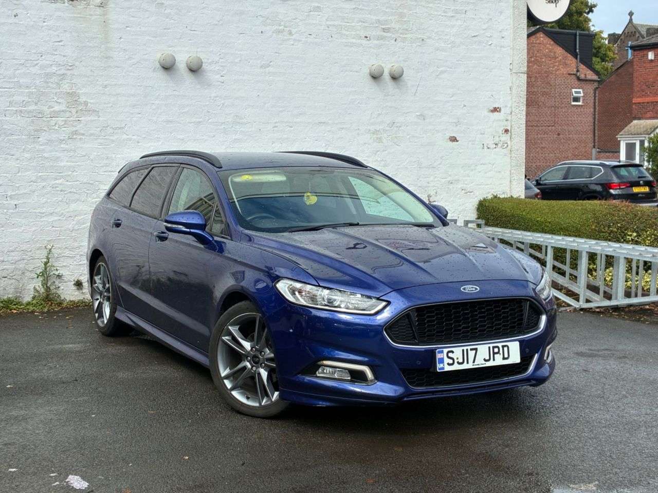 A 2017 FORD MONDEO 2.0 TDCi ST-Line Estate 5dr Diesel Powershift Euro 6 (s/s) (180 ps) COMPREH A 2017 FORD MONDEO 2.0 TDCi ST-Line Estate 5dr Diesel Powershift Euro 6 (s/s) (180 ps) COMPREH