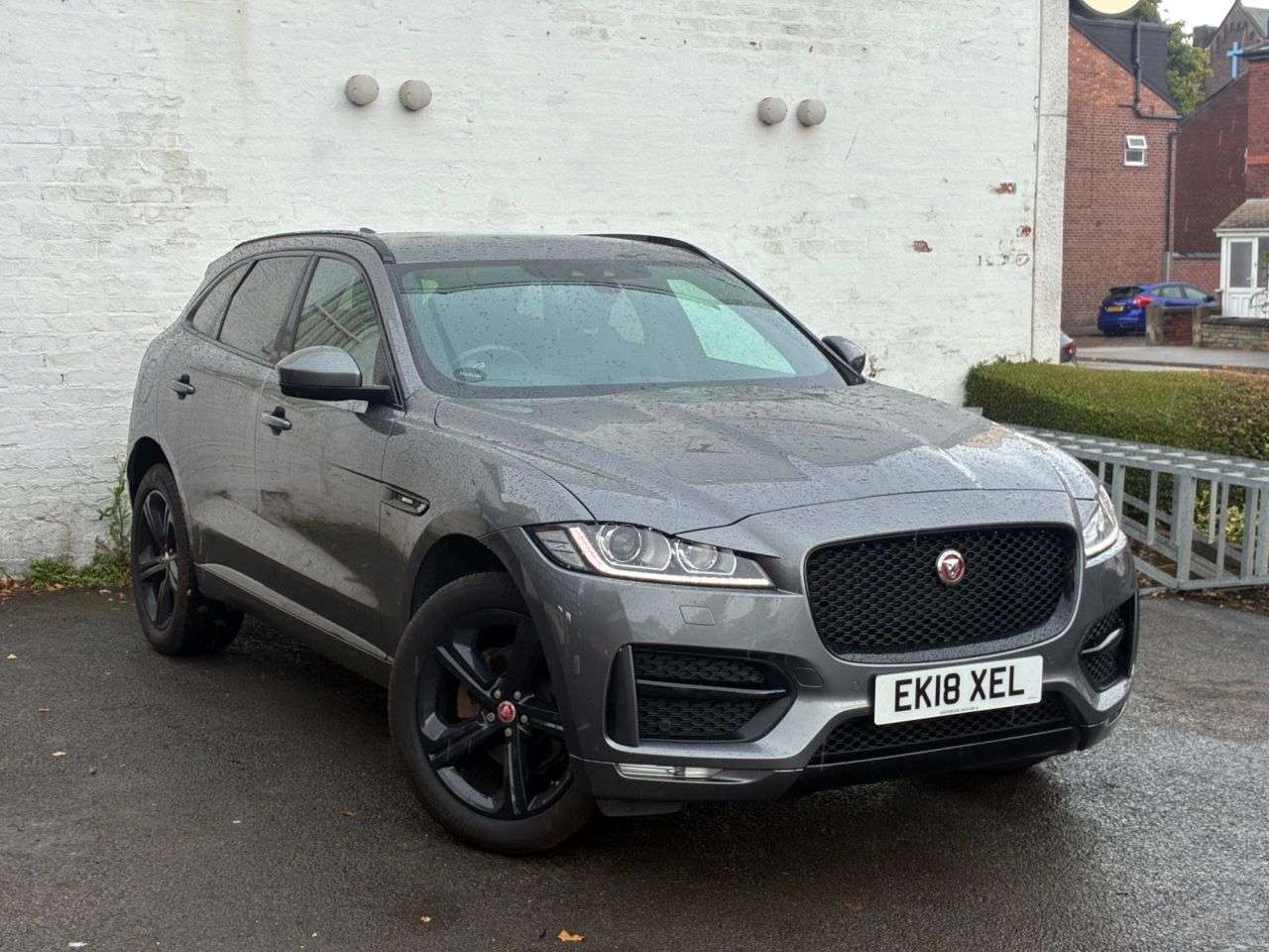 A 2018 JAGUAR F-PACE 2.0 D180 R-Sport SUV 5dr Diesel Auto AWD Euro 6 (s/s) (180 ps) COMPREHENSIV A 2018 JAGUAR F-PACE 2.0 D180 R-Sport SUV 5dr Diesel Auto AWD Euro 6 (s/s) (180 ps) COMPREHENSIV