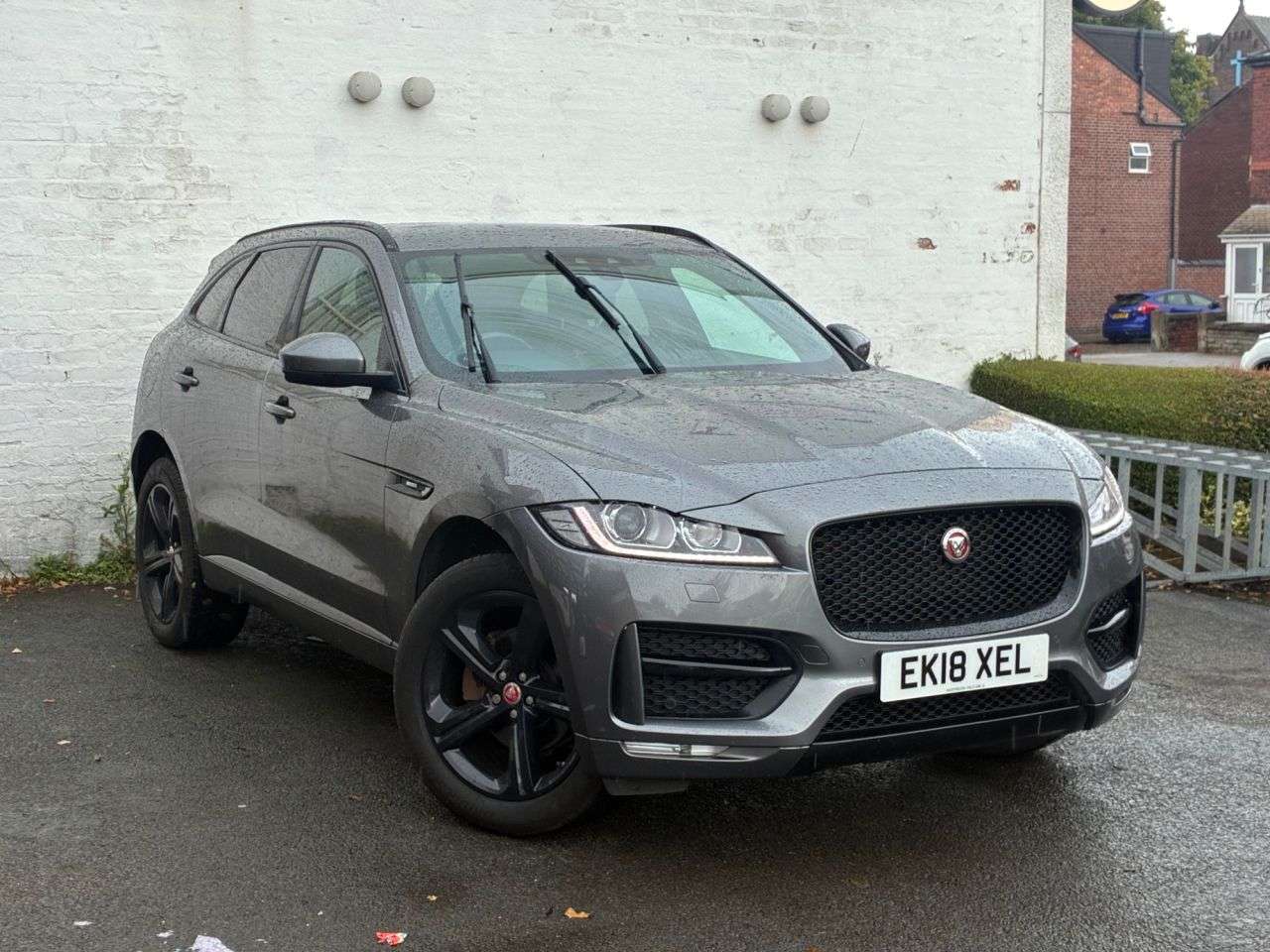 A 2018 JAGUAR F-PACE 2.0 D180 R-Sport SUV 5dr Diesel Auto AWD Euro 6 (s/s) (180 ps) COMPREHENSIV A 2018 JAGUAR F-PACE 2.0 D180 R-Sport SUV 5dr Diesel Auto AWD Euro 6 (s/s) (180 ps) COMPREHENSIV