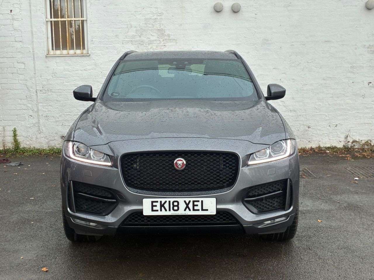 A 2018 JAGUAR F-PACE 2.0 D180 R-Sport SUV 5dr Diesel Auto AWD Euro 6 (s/s) (180 ps) COMPREHENSIV A 2018 JAGUAR F-PACE 2.0 D180 R-Sport SUV 5dr Diesel Auto AWD Euro 6 (s/s) (180 ps) COMPREHENSIV