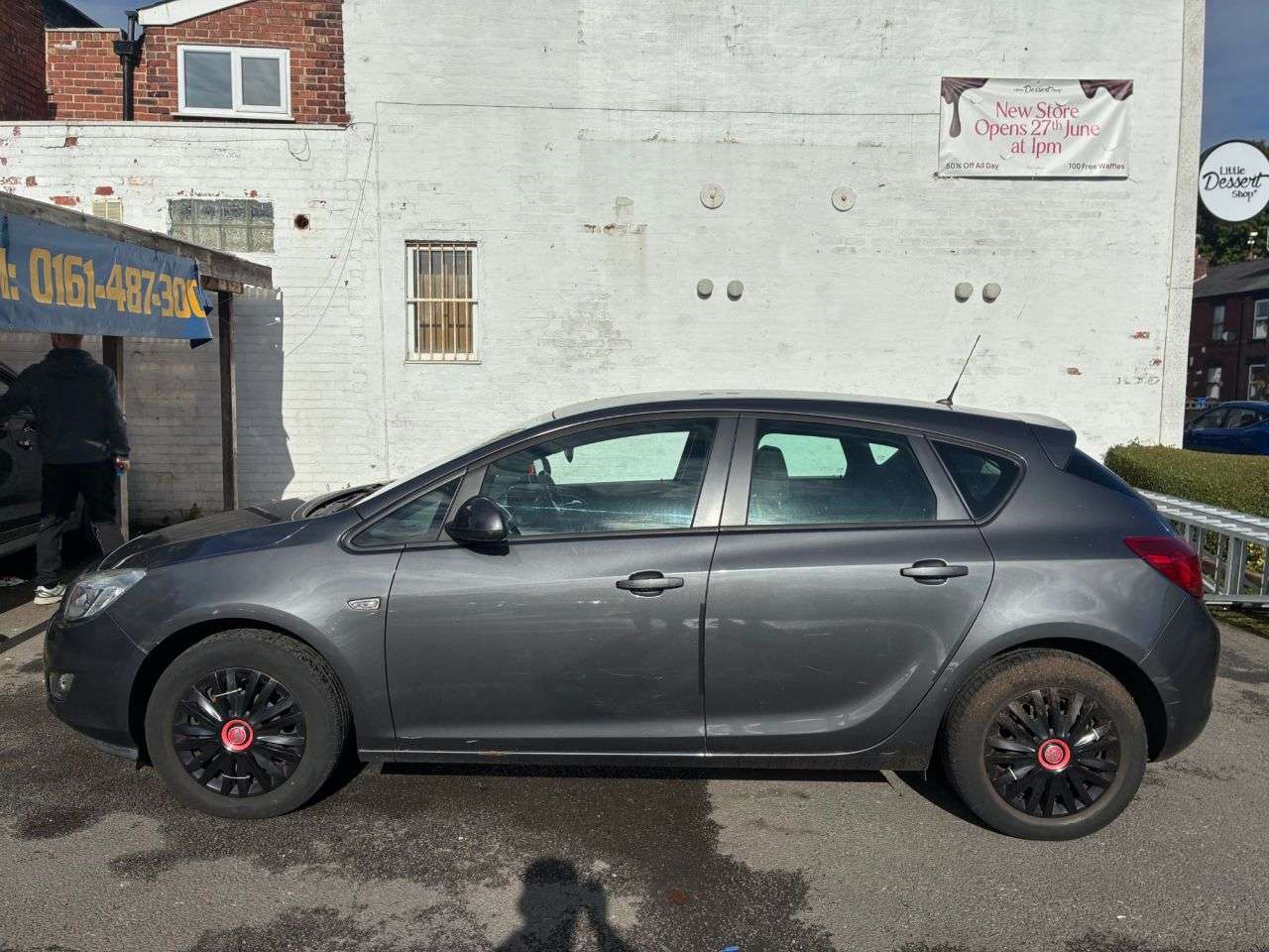 A 2012 VAUXHALL ASTRA 1.4 16v Exclusiv Hatchback 5dr Petrol Manual Euro 5 (100 ps) 2 KEYS AIR CON A 2012 VAUXHALL ASTRA 1.4 16v Exclusiv Hatchback 5dr Petrol Manual Euro 5 (100 ps) 2 KEYS AIR CON