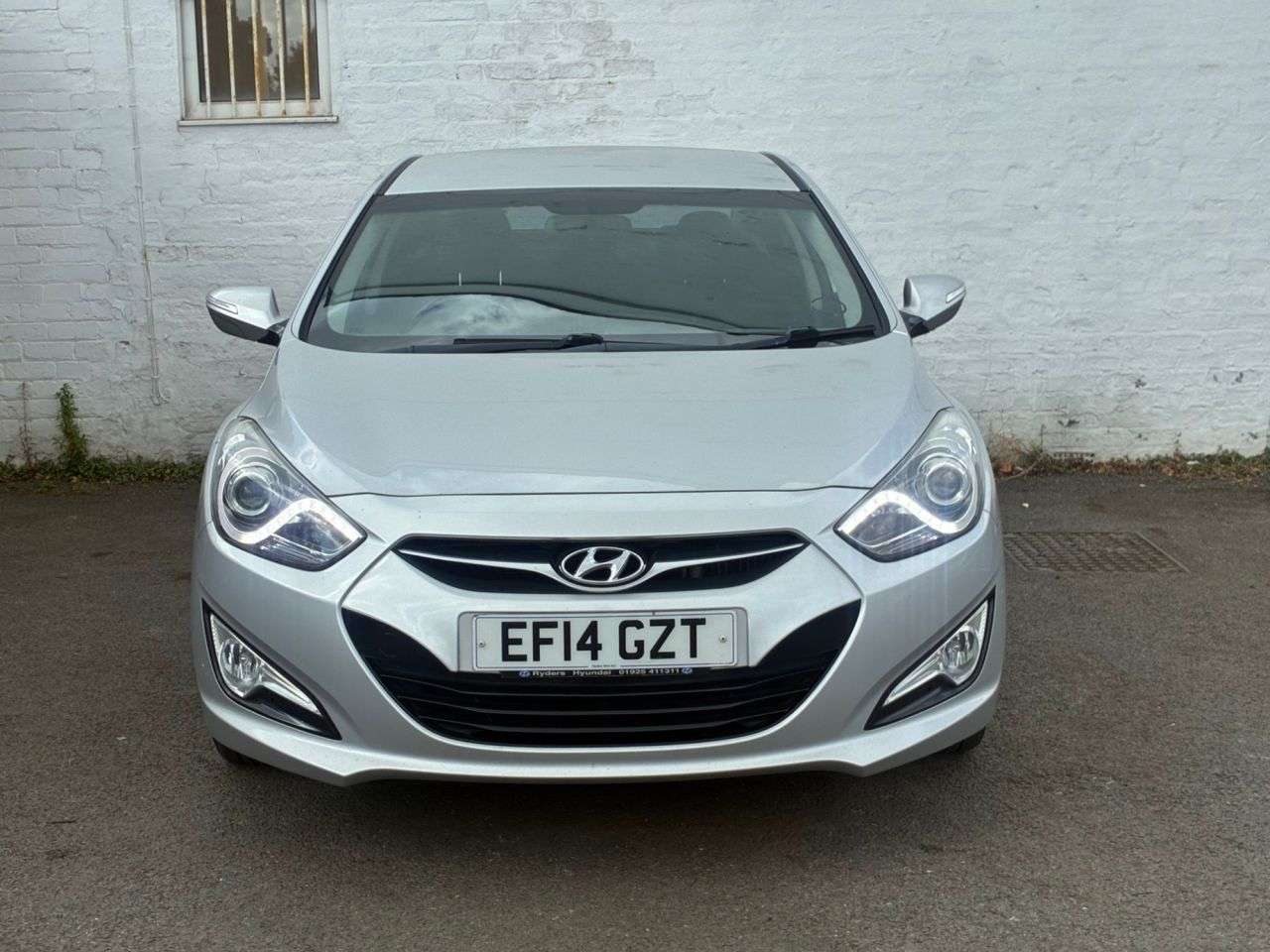 A 2014 HYUNDAI I40 1.7 CRDi Blue Drive Active Saloon 4dr Diesel Manual Euro 5 (s/s) (115 ps) A 2014 HYUNDAI I40 1.7 CRDi Blue Drive Active Saloon 4dr Diesel Manual Euro 5 (s/s) (115 ps)
