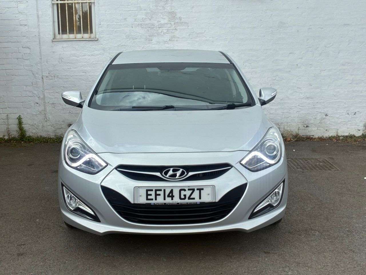 A 2014 HYUNDAI I40 1.7 CRDi Blue Drive Active Saloon 4dr Diesel Manual Euro 5 (s/s) (115 ps) A 2014 HYUNDAI I40 1.7 CRDi Blue Drive Active Saloon 4dr Diesel Manual Euro 5 (s/s) (115 ps)