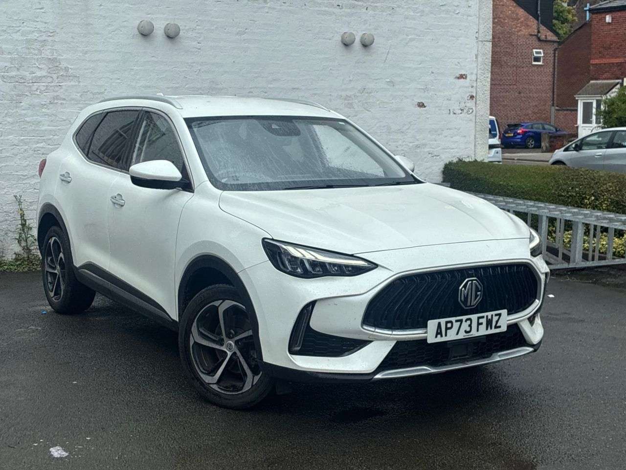 A 2023 MG MG HS 1.5 T-GDI Trophy SUV 5dr Petrol DCT Euro 6 (s/s) (162 ps) 2 KEYS APPLE CAR A 2023 MG MG HS 1.5 T-GDI Trophy SUV 5dr Petrol DCT Euro 6 (s/s) (162 ps) 2 KEYS APPLE CAR