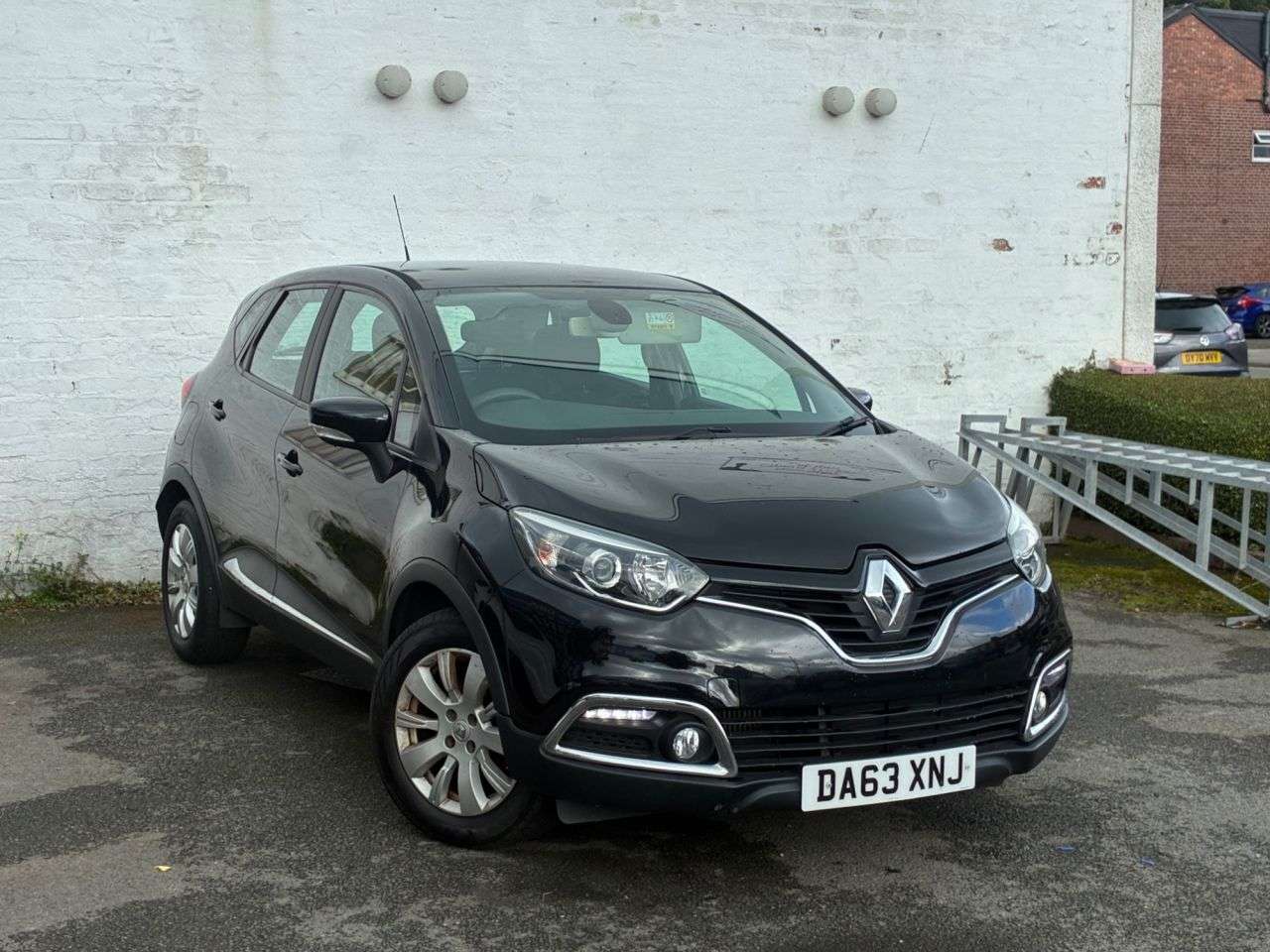 A 2014 RENAULT CAPTUR 1.5 dCi ENERGY Expression + Convenience SUV 5dr Diesel Manual Euro 5 (s/s) A 2014 RENAULT CAPTUR 1.5 dCi ENERGY Expression + Convenience SUV 5dr Diesel Manual Euro 5 (s/s)